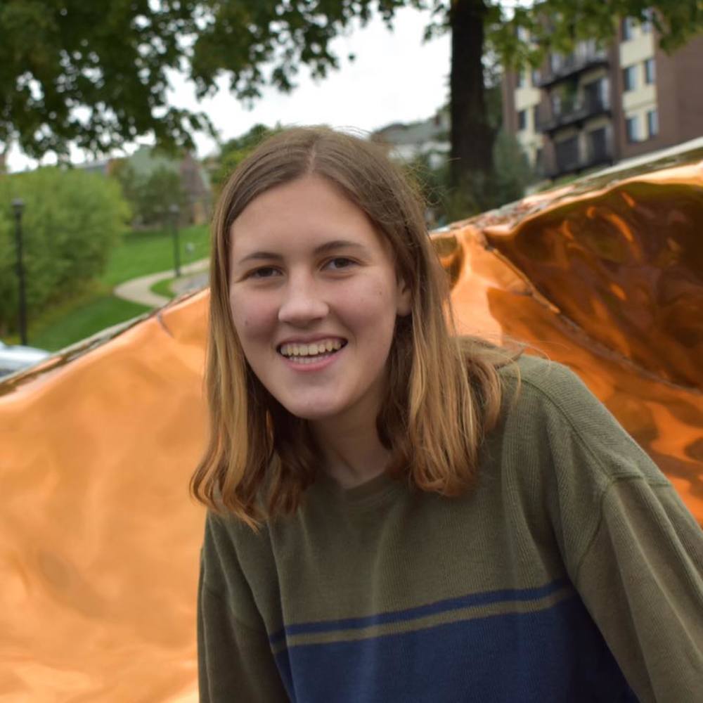 Meet your Posher, Emi